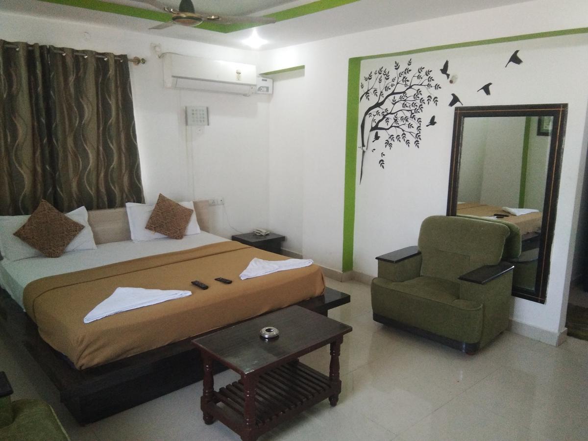 Sairam Residency Otel Tirupati Dış mekan fotoğraf