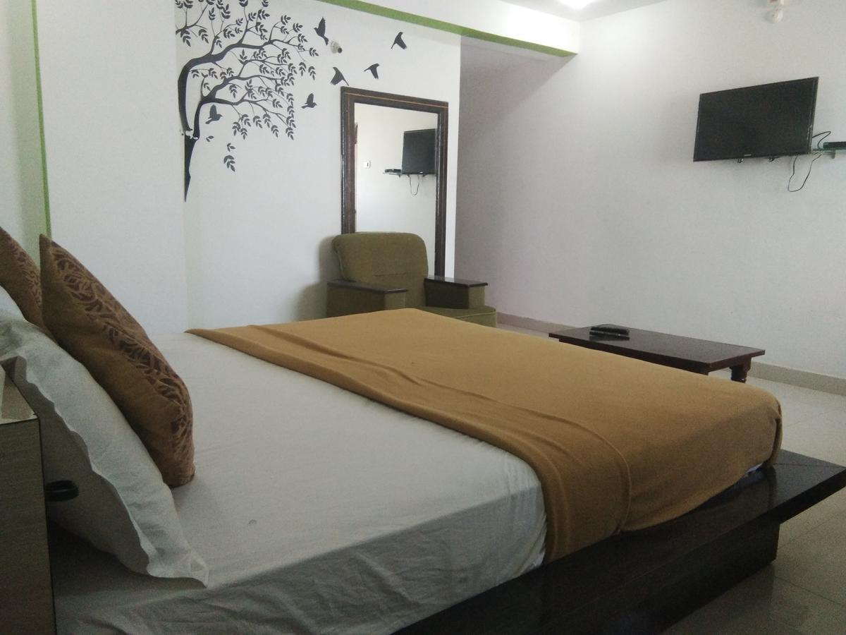 Sairam Residency Otel Tirupati Dış mekan fotoğraf